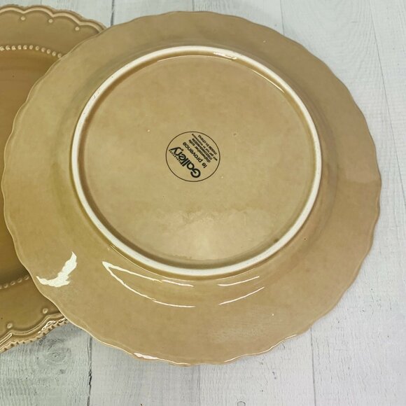 Tabletops Gallery LE PROVENCE Embossed Scalloped Stoneware Dinner Plates Set 4 - Picture 5 of 11